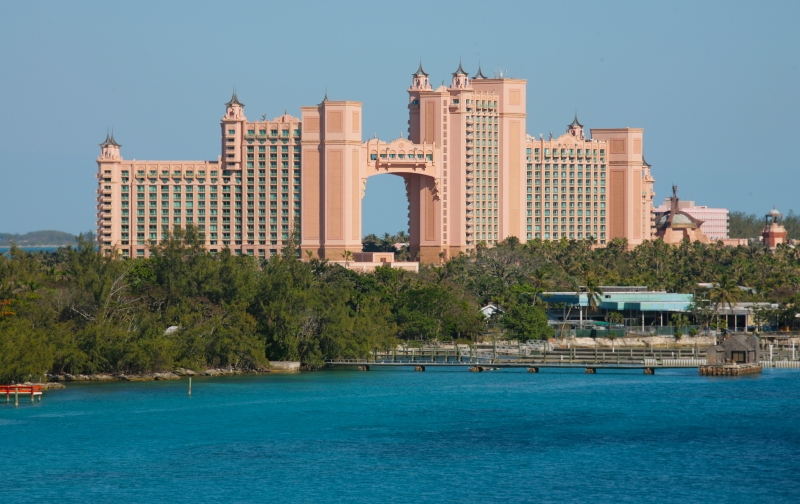 4526036-nassau-feb4-atlantis-paradise-island-feb-4-2013-in-nassau-bahamas-the-royal-towers-joined-by-the-bridge-the-bridge-suite-located-in-the-span-is-one-of-the-most-expensive-hotel-suites-in-the-world-